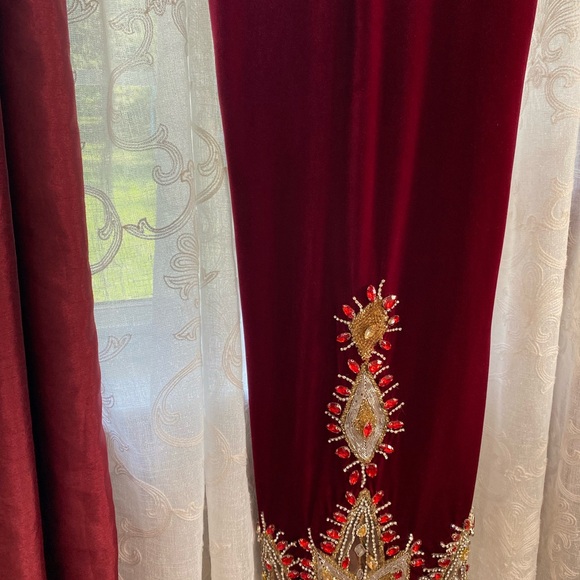 VALDRINSAHITI Burgundy Gown - Picture 4 of 11